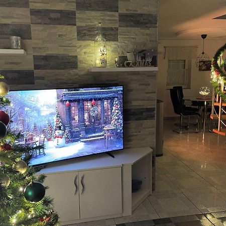 Villa Tratea - With A Heated Pool Tomici المظهر الخارجي الصورة