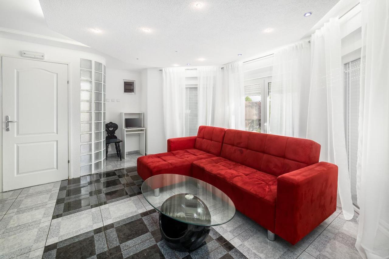 Villa Tratea - With A Heated Pool Tomici المظهر الخارجي الصورة