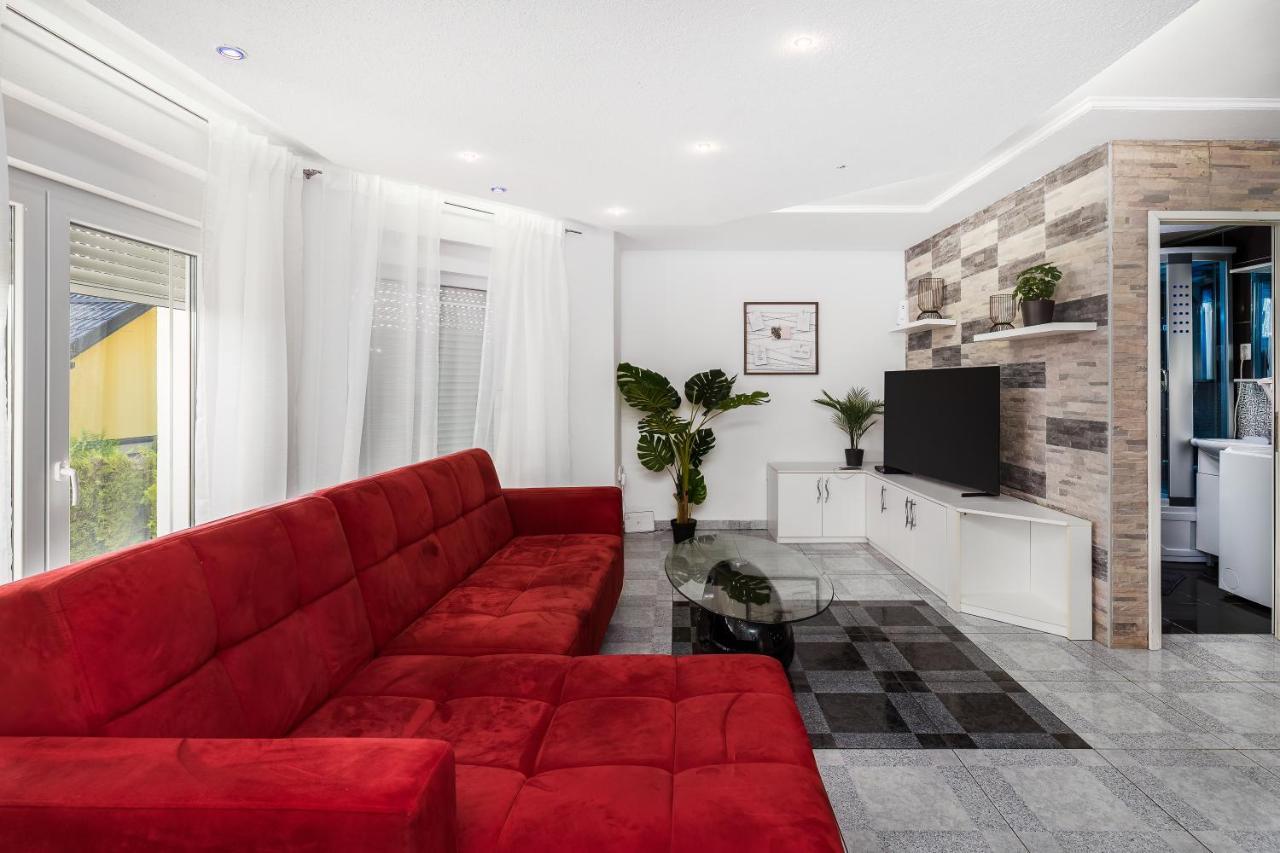 Villa Tratea - With A Heated Pool Tomici المظهر الخارجي الصورة